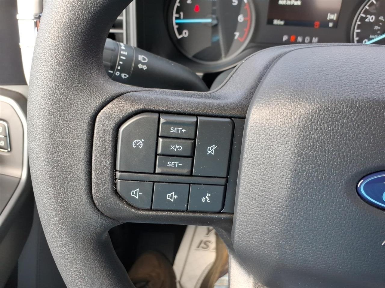 Ford Super Duty F-350 DRW  2027