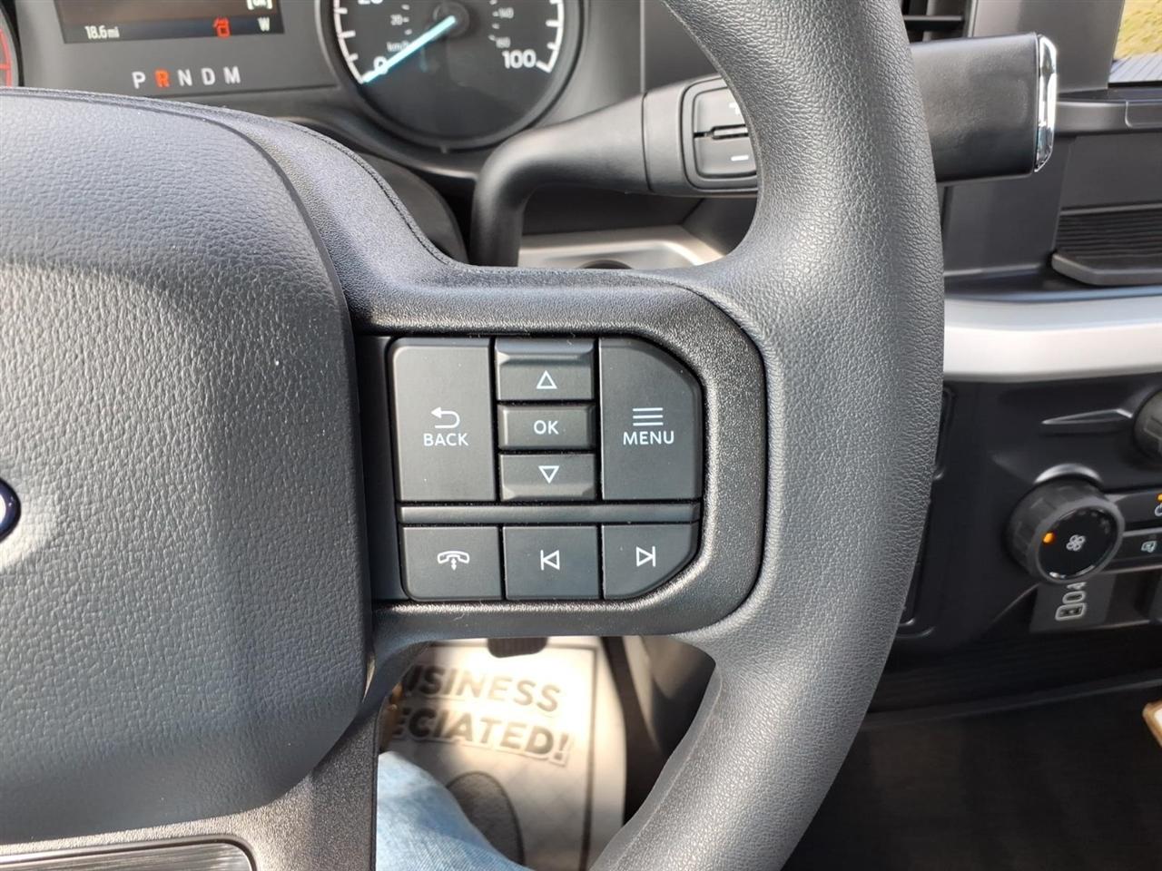 Ford Super Duty F-350 DRW  2027