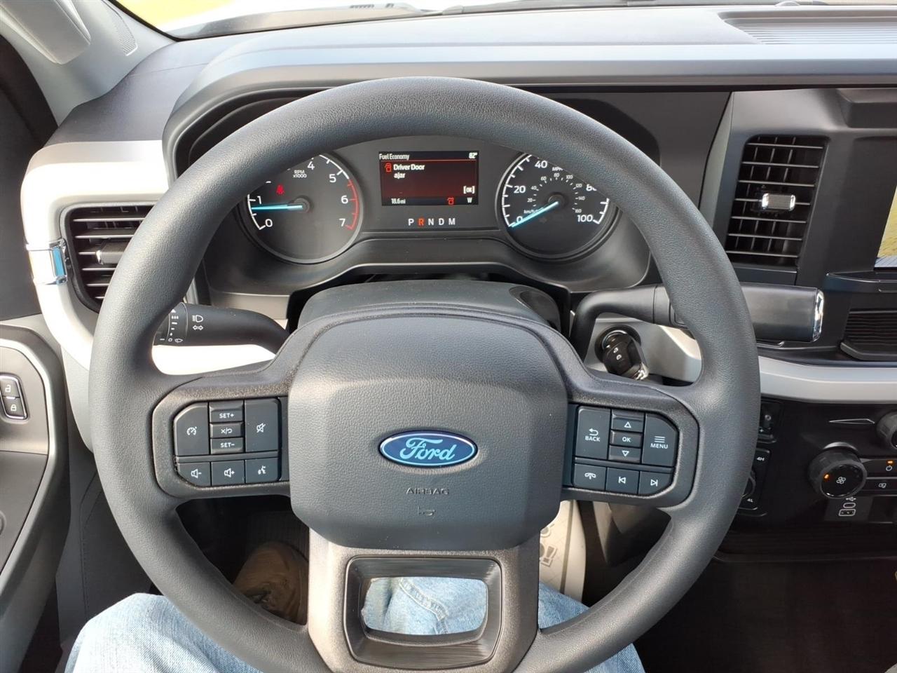 Ford Super Duty F-350 DRW  2027