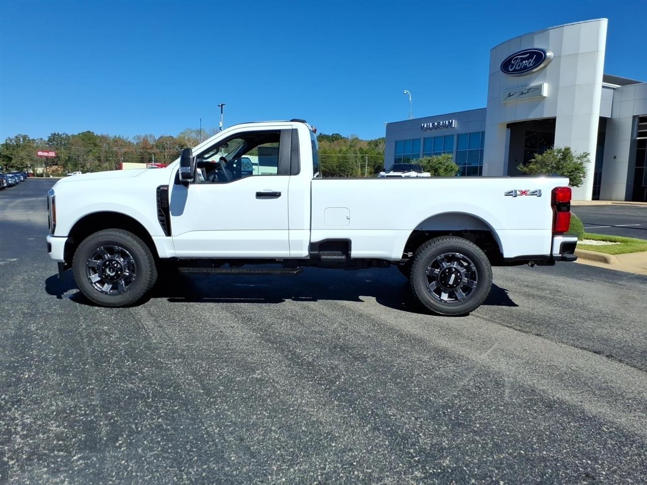 Ford Super Duty F-250 SRW  2027