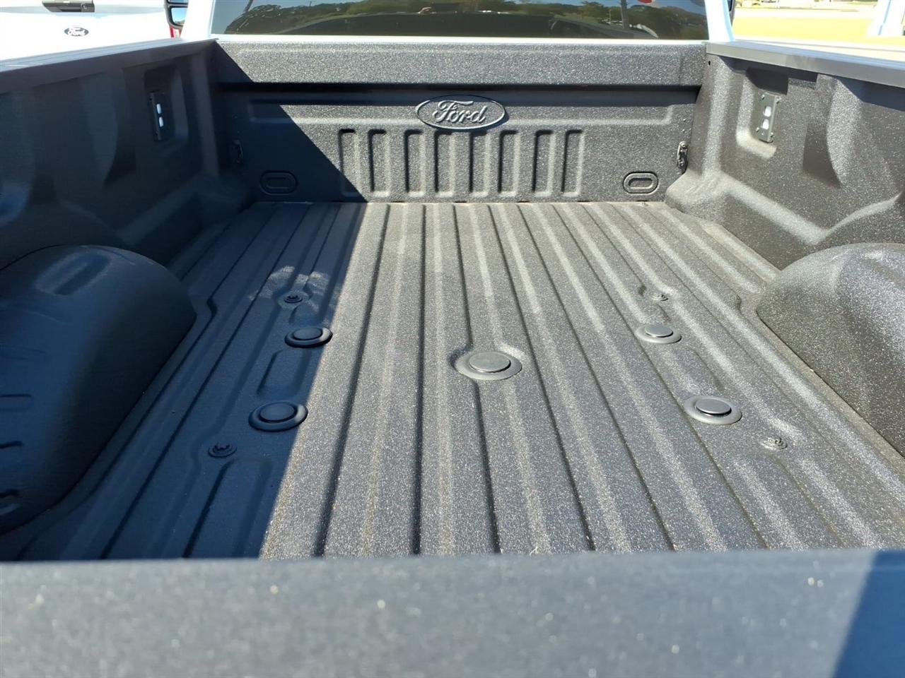 Ford Super Duty F-250 SRW  2027