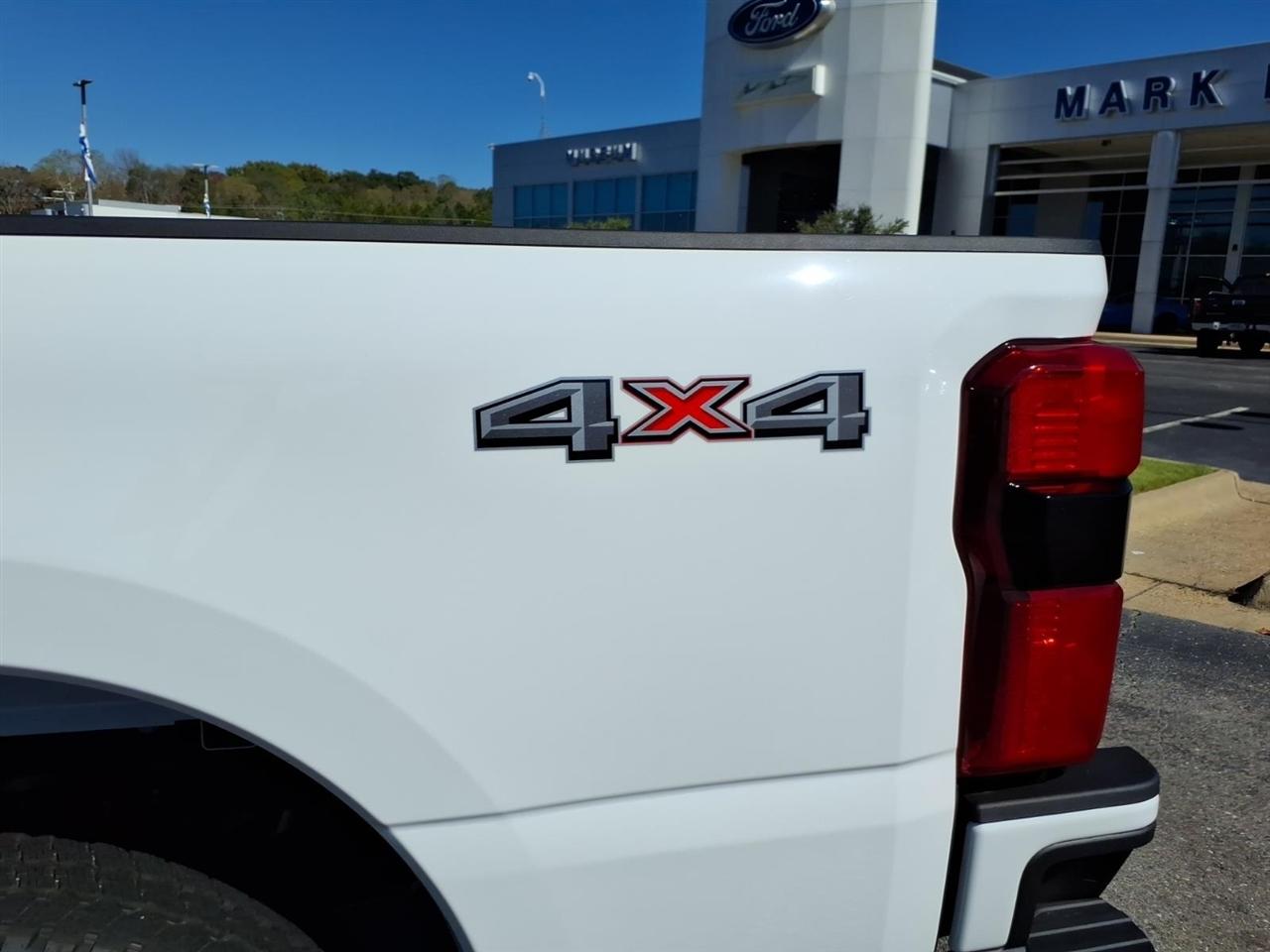 Ford Super Duty F-250 SRW  2027