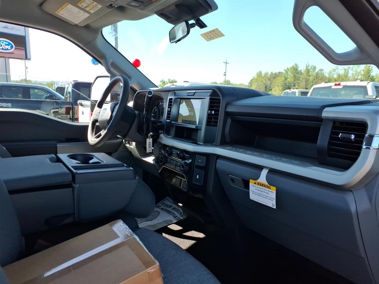 Ford Super Duty F-250 SRW  2027