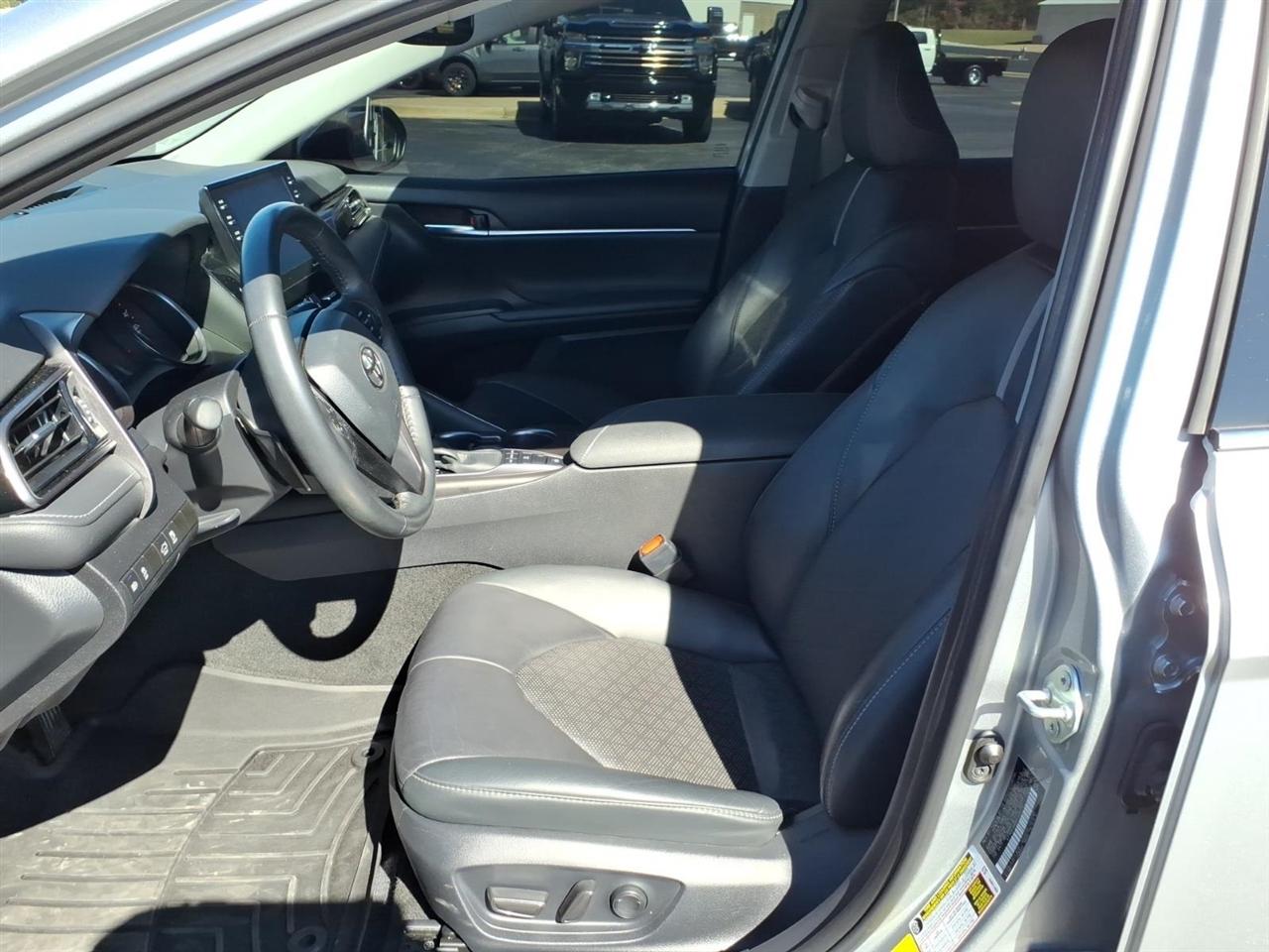 Toyota Camry  2023
