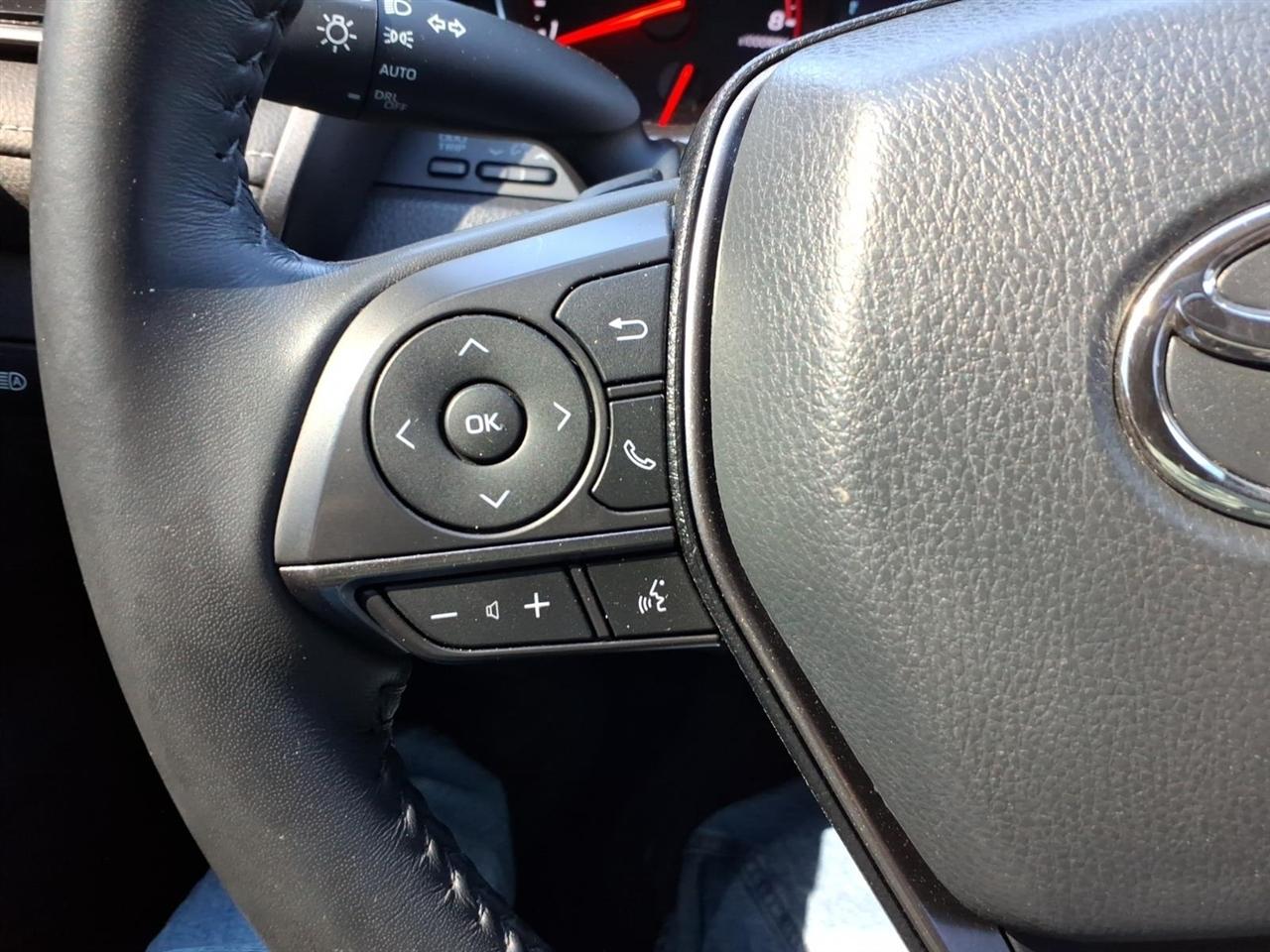 Toyota Camry  2023