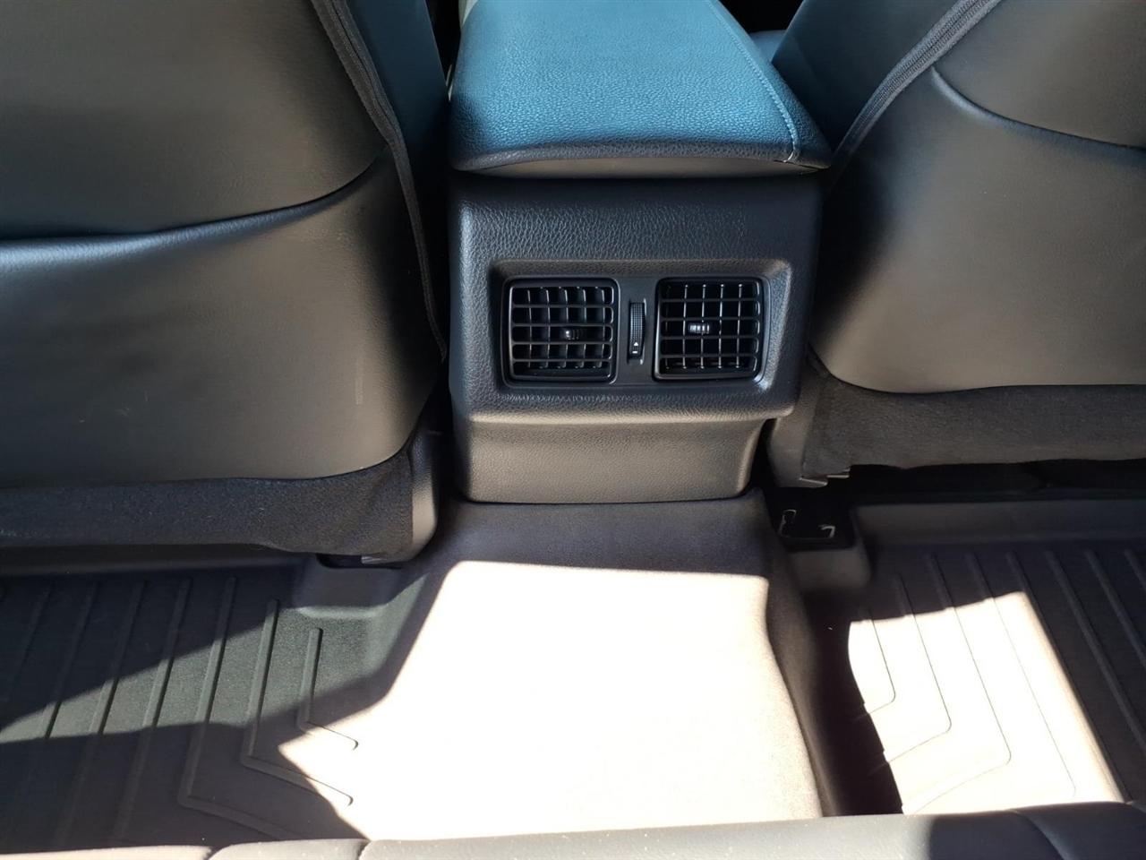 Toyota Camry  2023