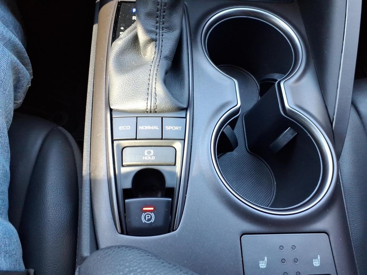 Toyota Camry  2023
