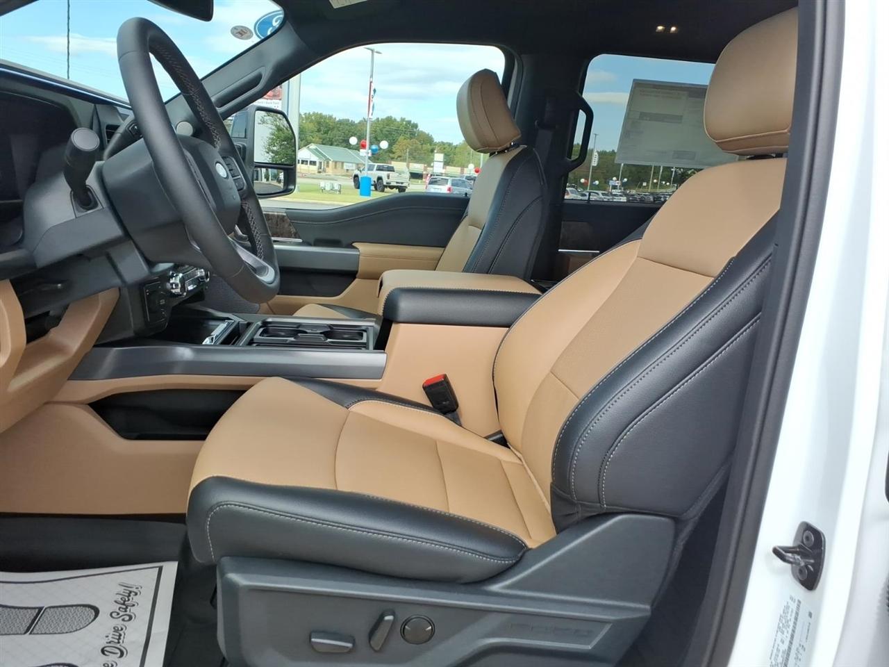 Ford Super Duty F-550 DRW  2027