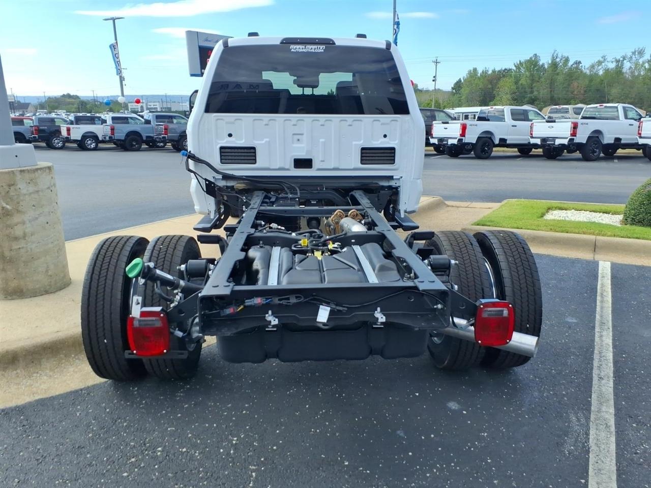 Ford Super Duty F-550 DRW  2027