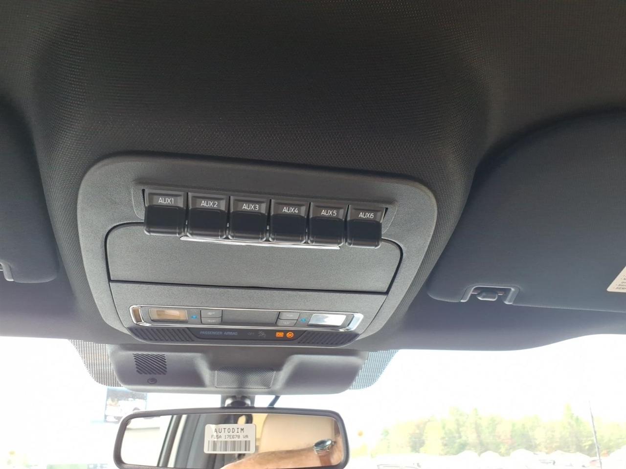Ford Super Duty F-550 DRW  2027