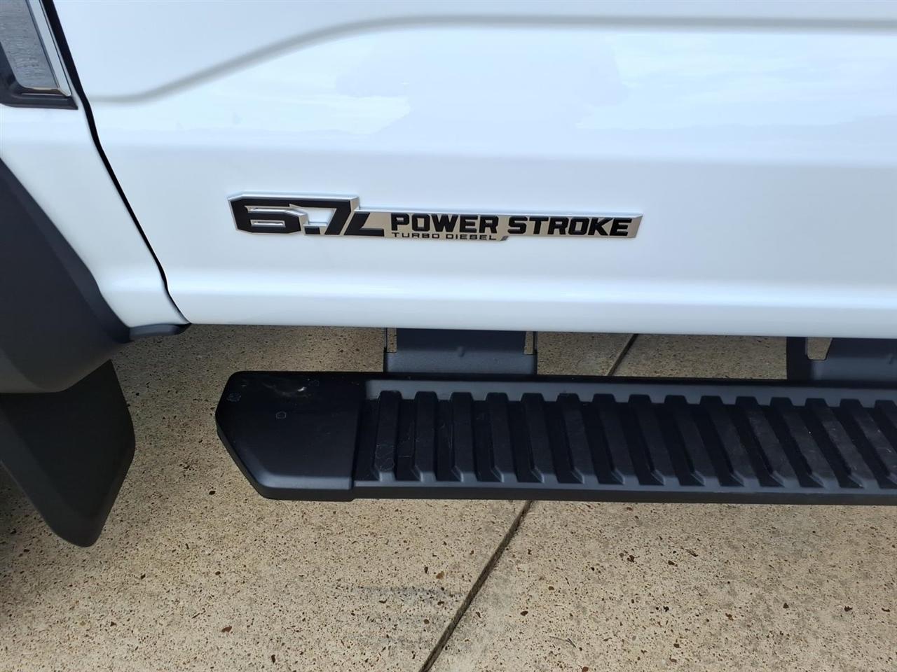 Ford Super Duty F-550 DRW  2027