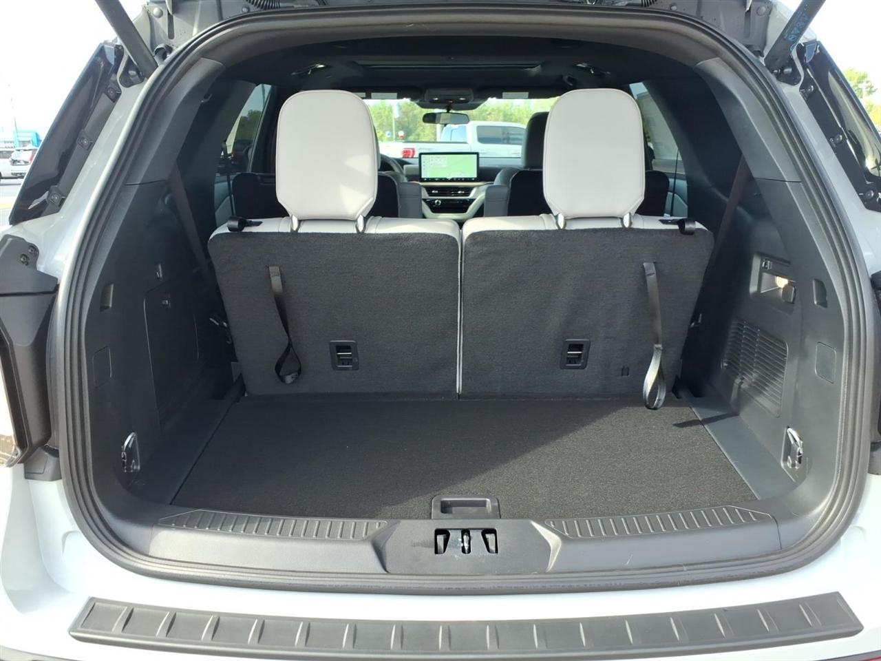 Ford Explorer  2027