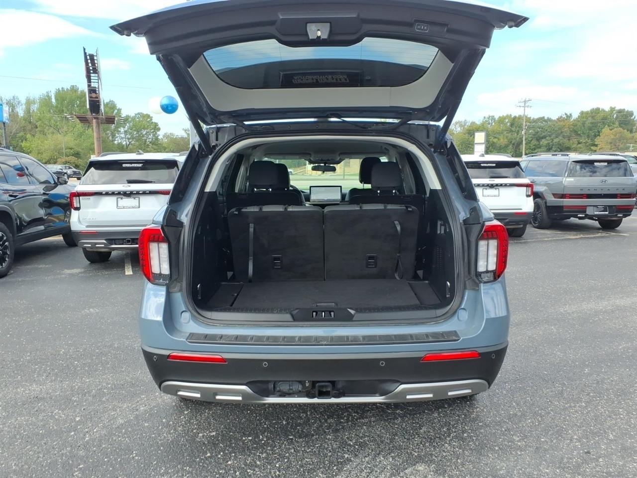 Ford Explorer  2025