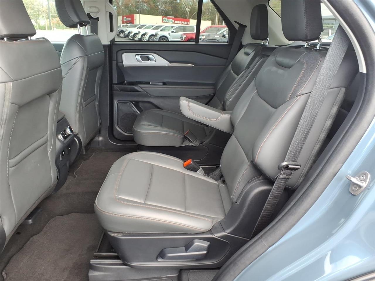 Ford Explorer  2025