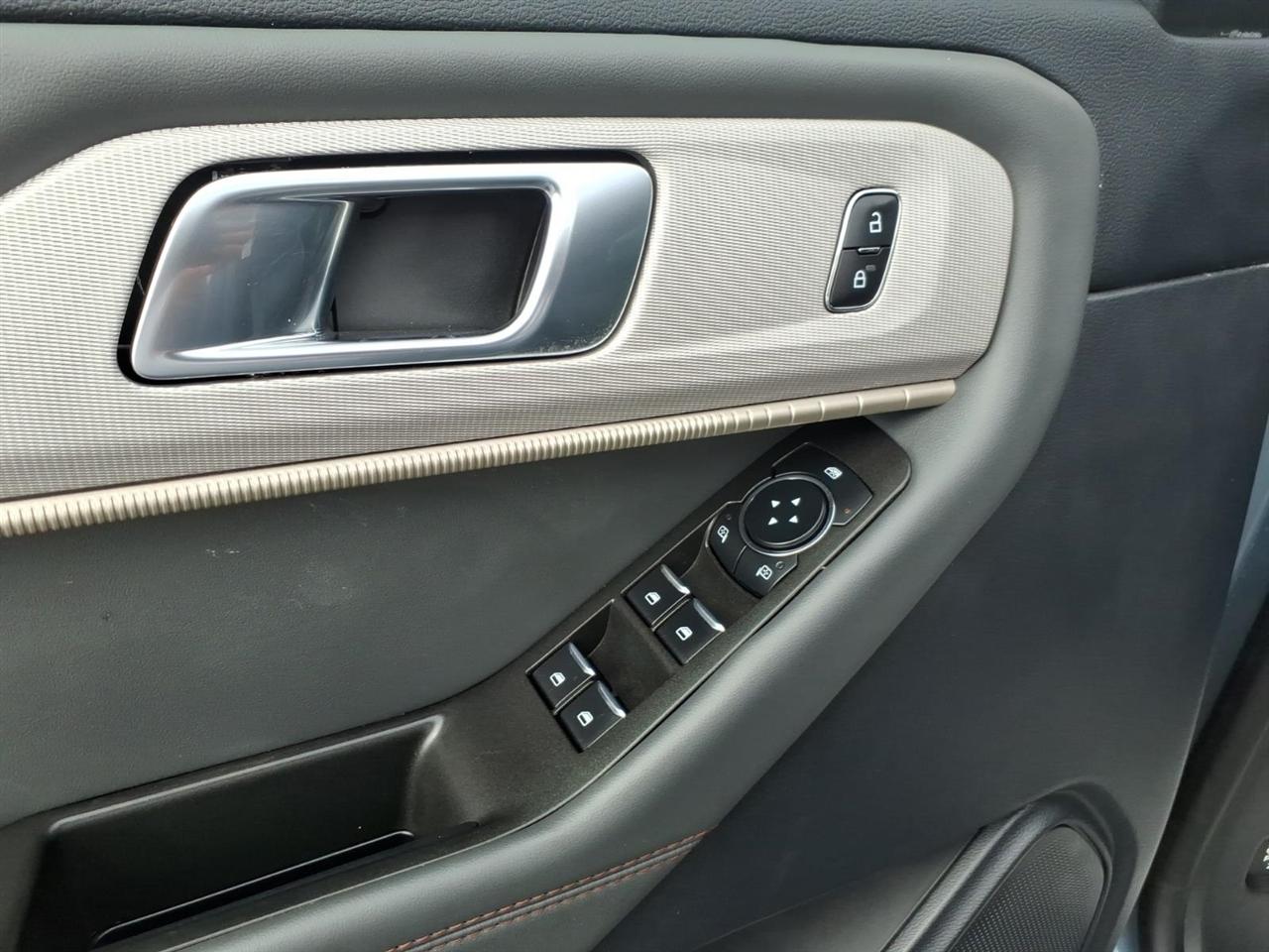 Ford Explorer  2025