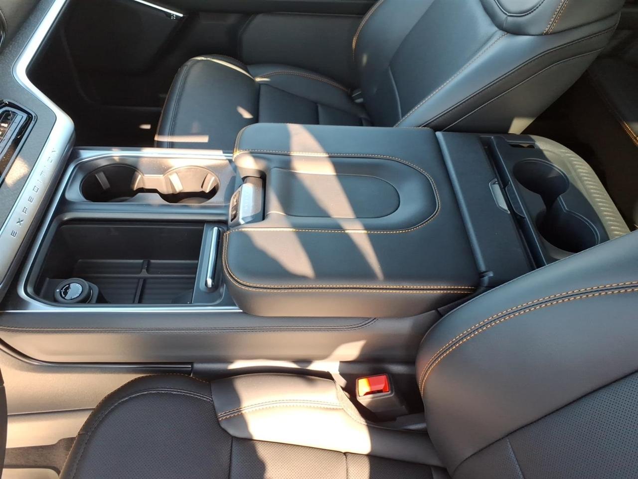 Ford Expedition  2027