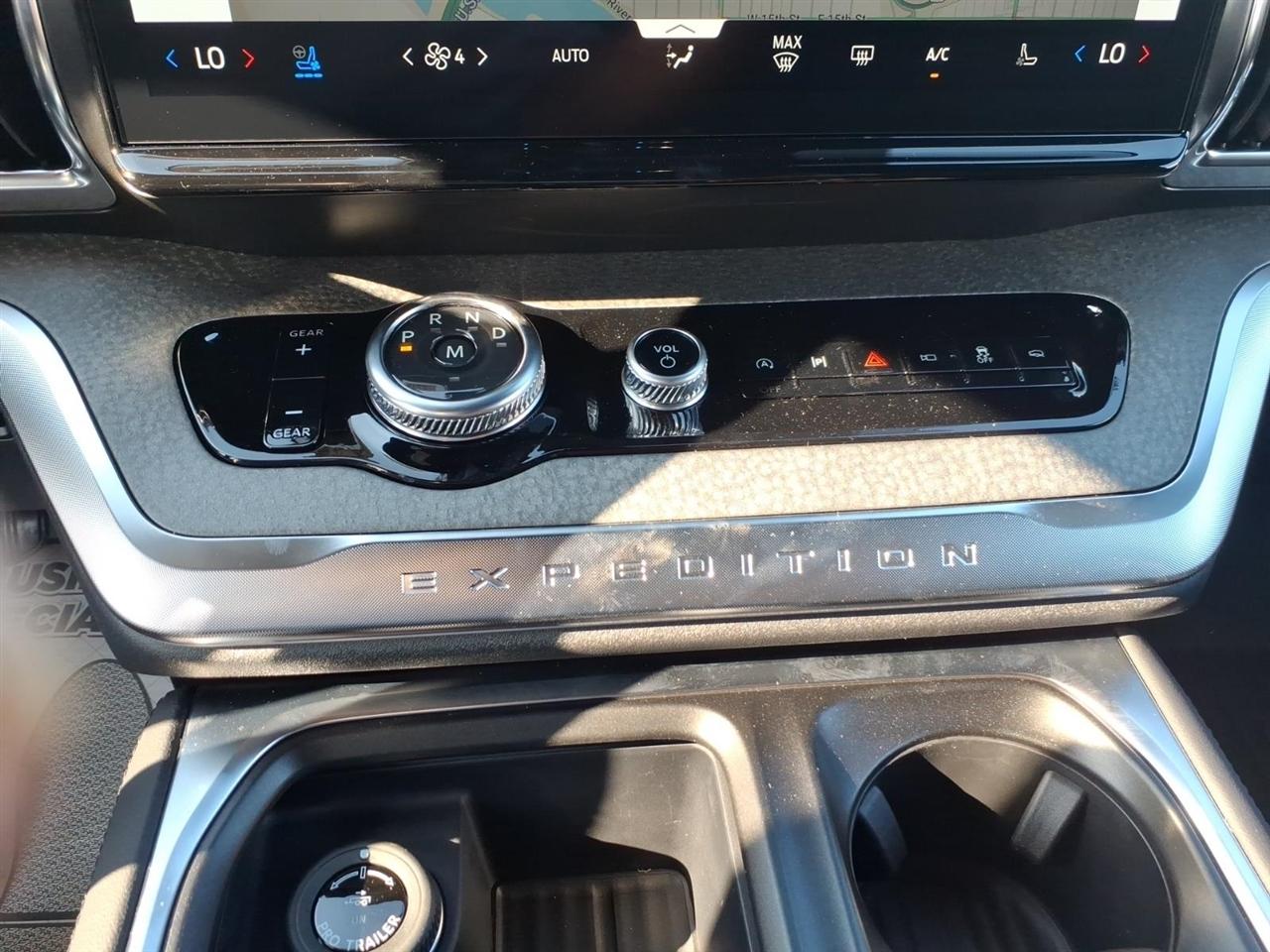 Ford Expedition  2027