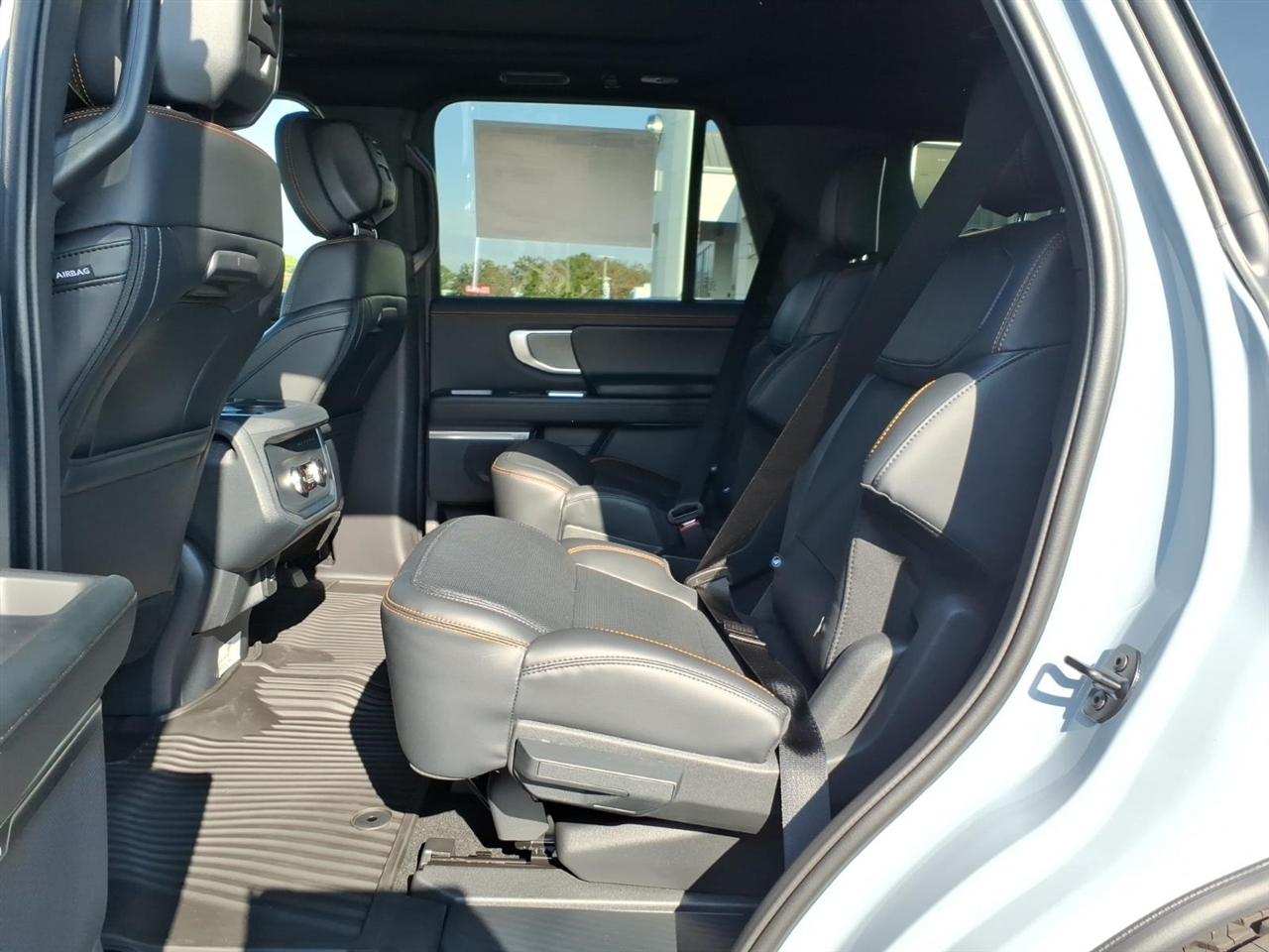 Ford Expedition  2027