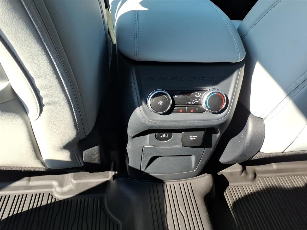 Ford Explorer  2025
