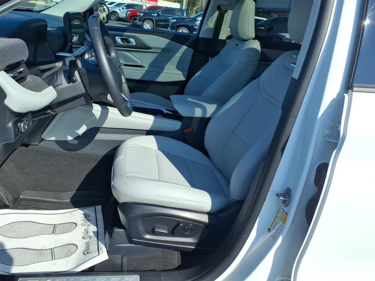 Ford Explorer  2025