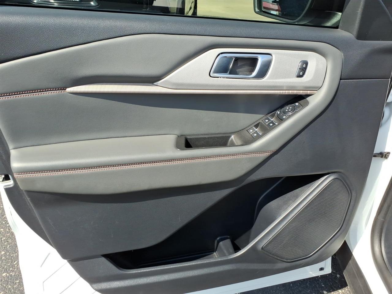 Ford Explorer  2025