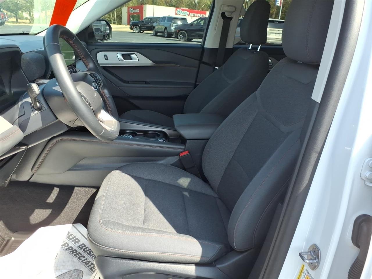 Ford Explorer  2025