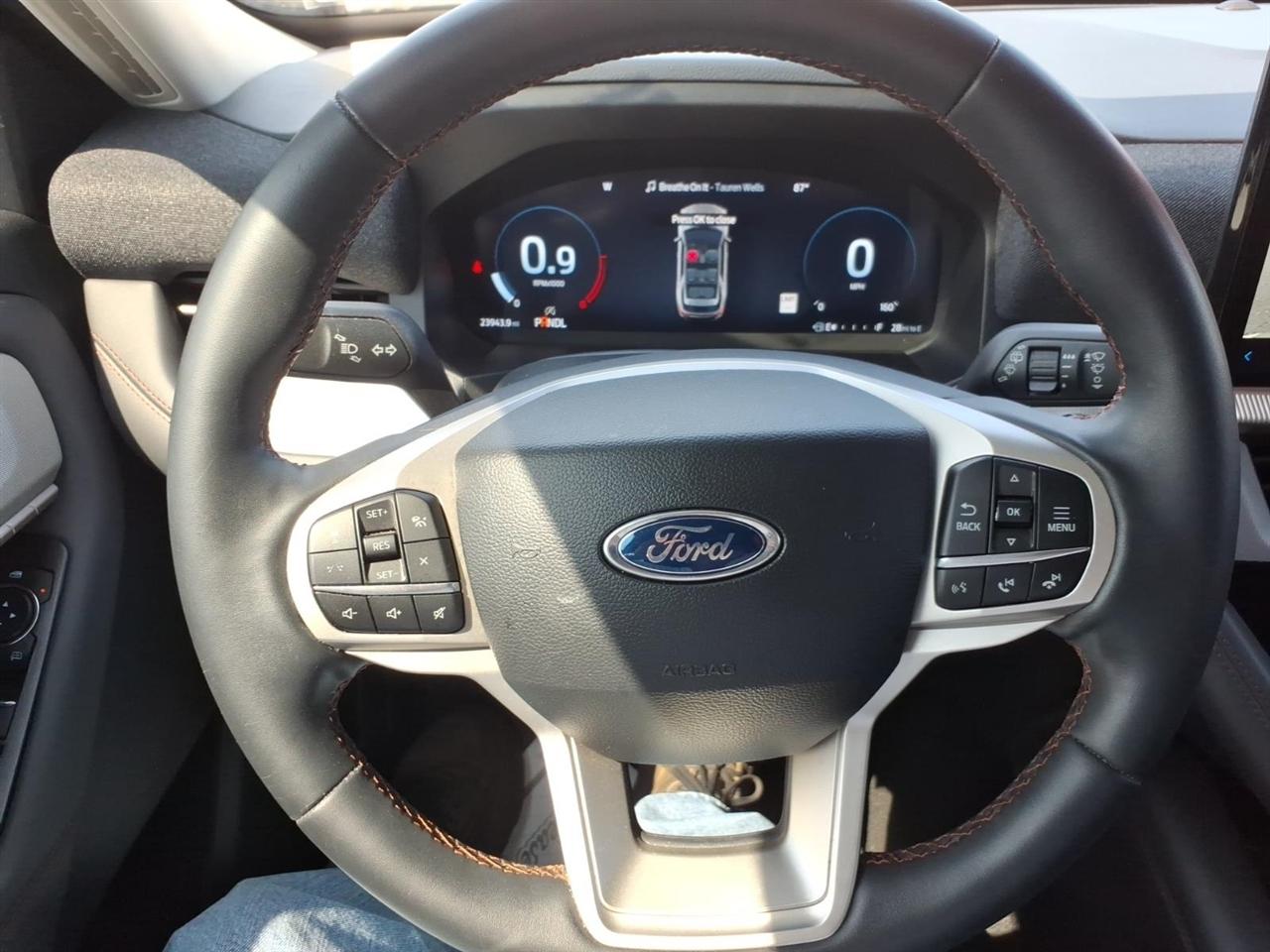 Ford Explorer  2025
