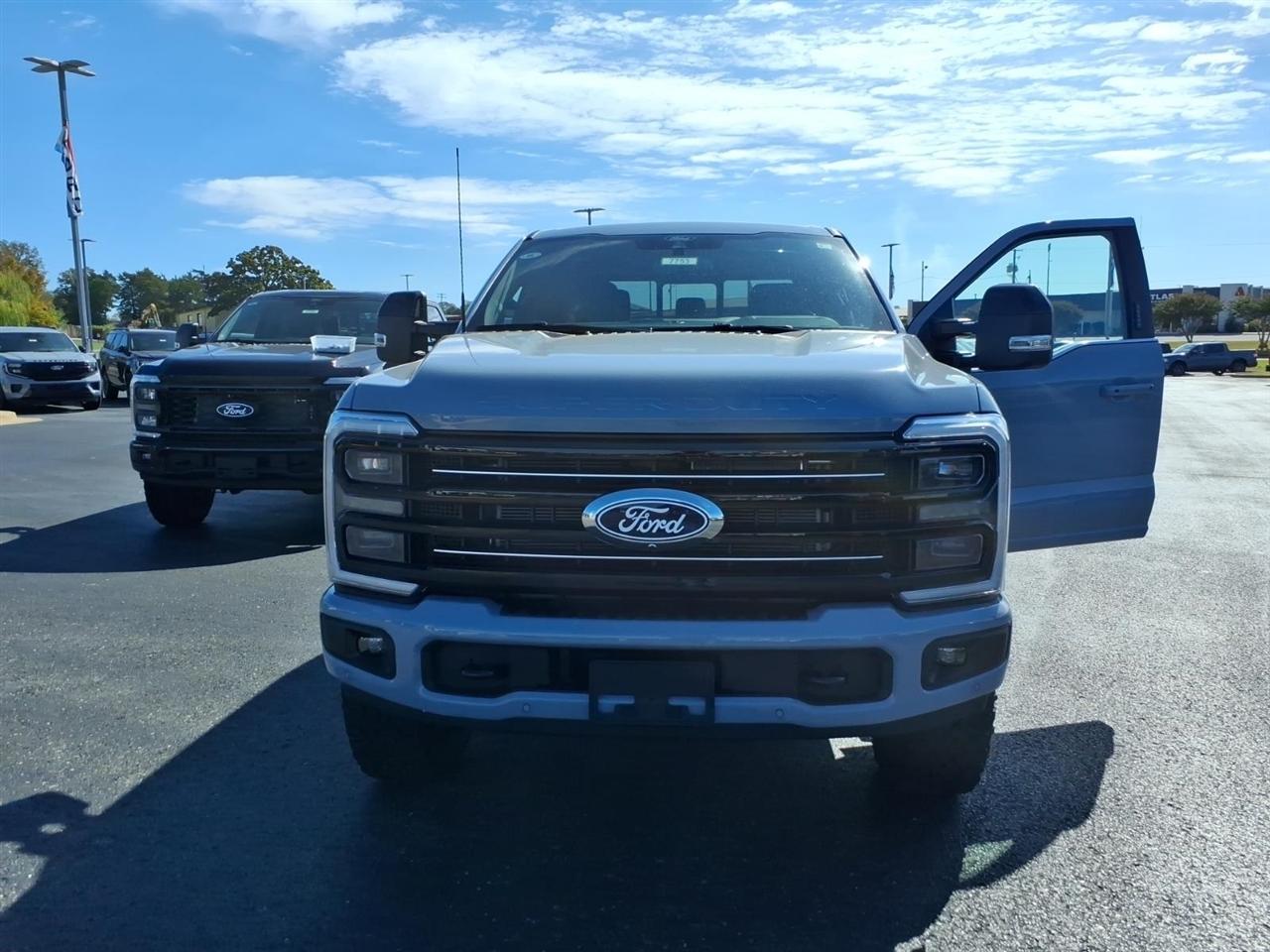 Ford Super Duty F-250 SRW  2027