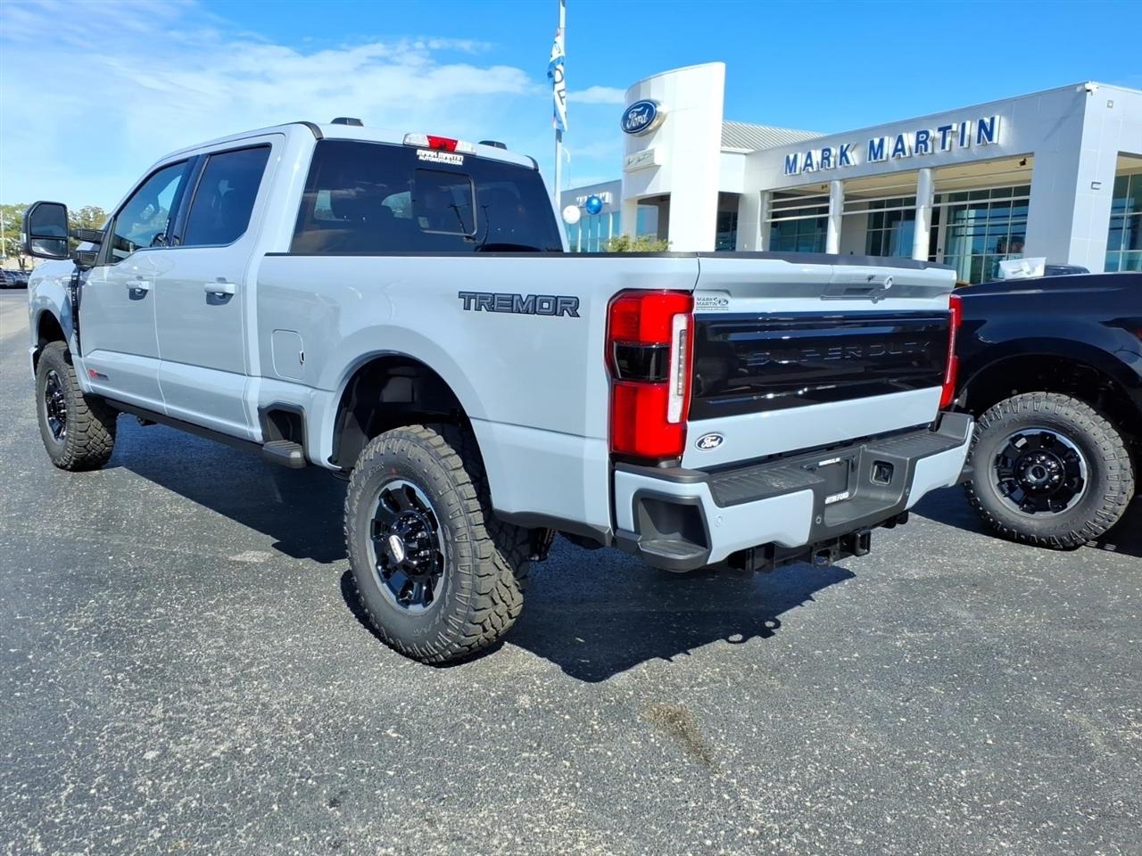 Ford Super Duty F-250 SRW  2027