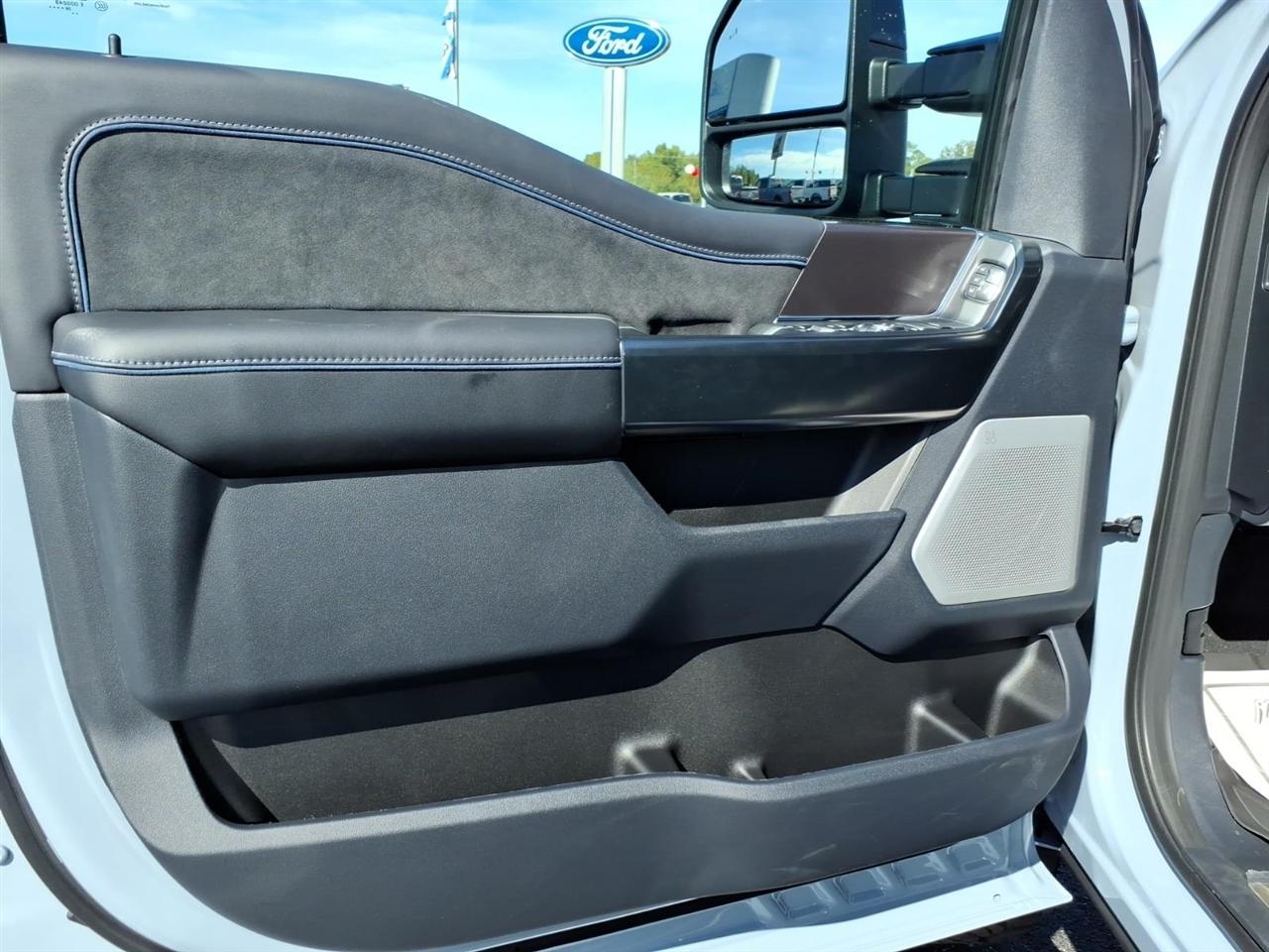 Ford Super Duty F-250 SRW  2027