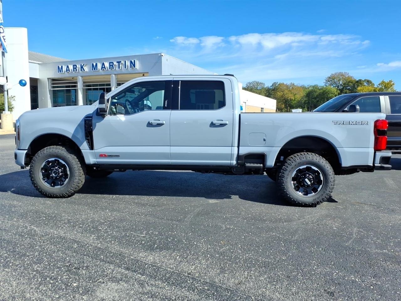 Ford Super Duty F-250 SRW  2027