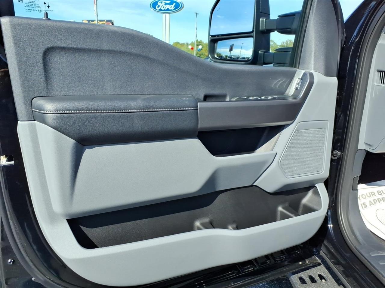 Ford Super Duty F-250 SRW  2027