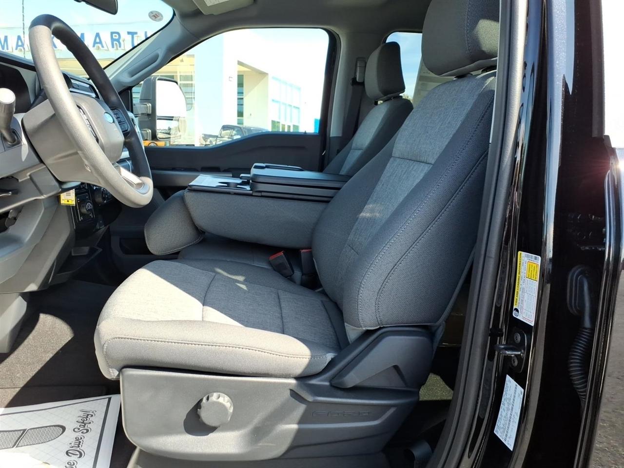 Ford Super Duty F-250 SRW  2027