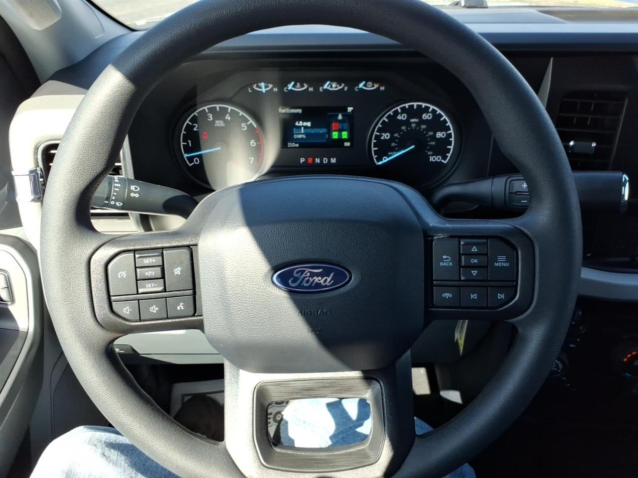Ford Super Duty F-250 SRW  2027