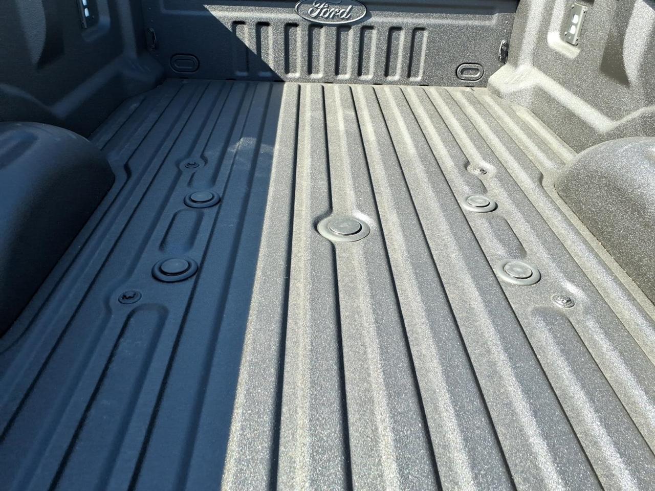 Ford Super Duty F-350 DRW  2027