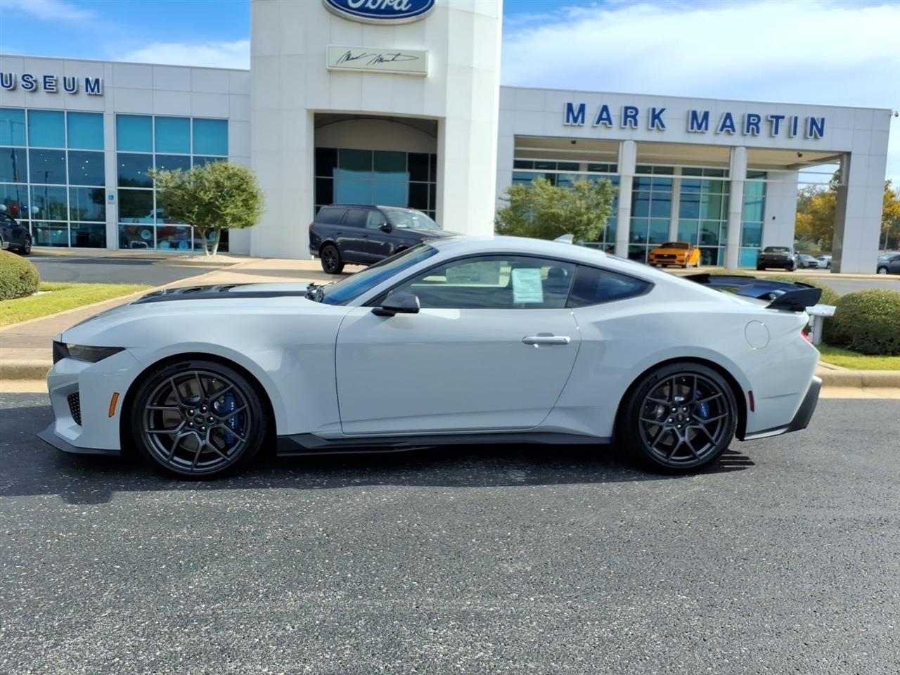 Ford Mustang  2026