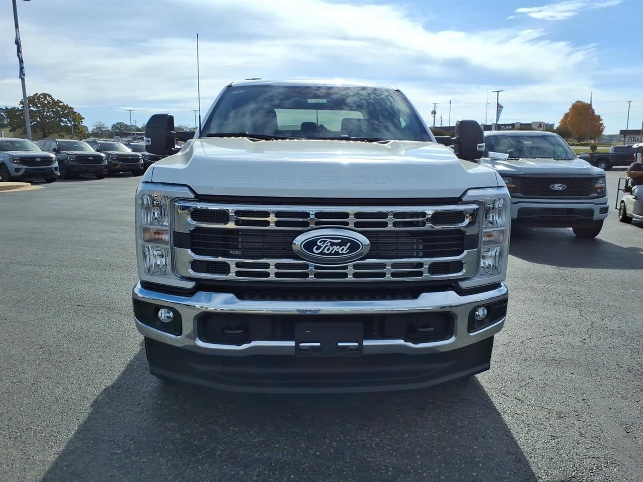 Ford Super Duty F-350 SRW  2027