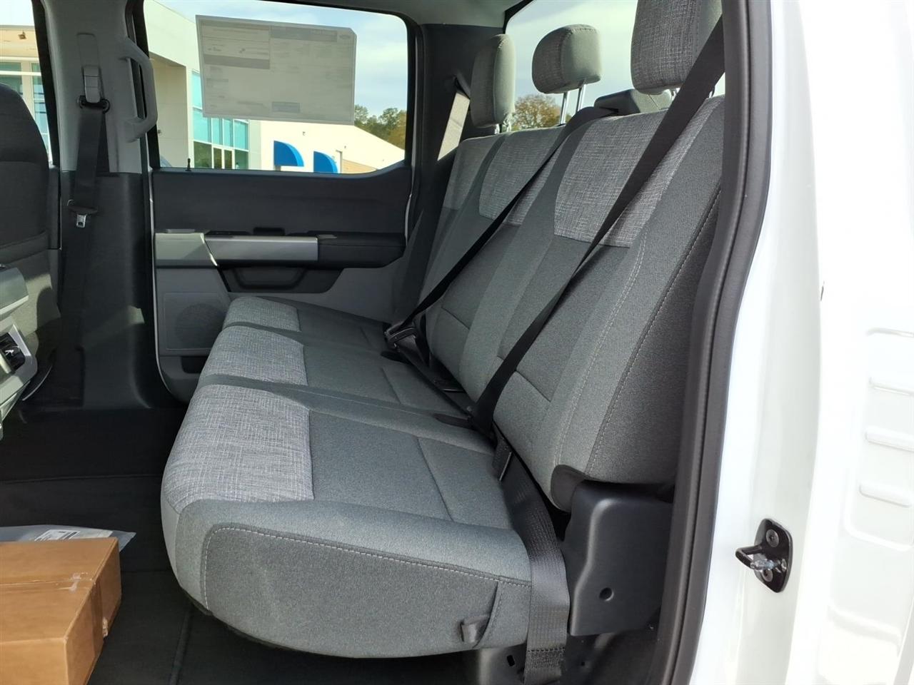Ford Super Duty F-350 SRW  2027