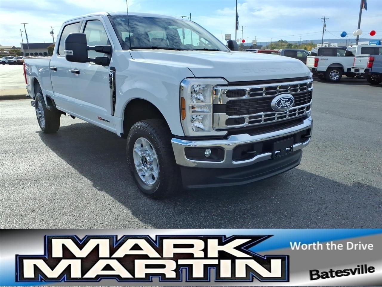 2027 Ford Super Duty F-350 SRW XLT