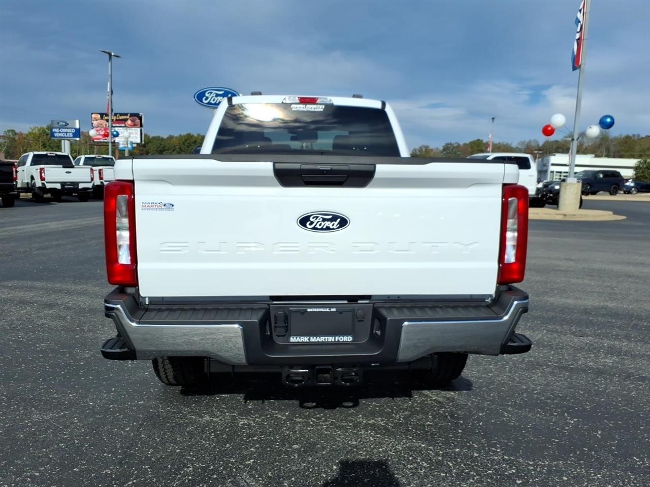 Ford Super Duty F-350 SRW  2027