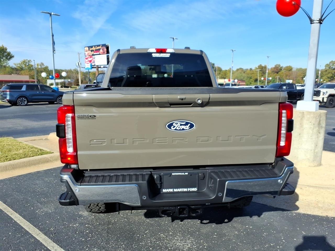 Ford Super Duty F-250 SRW  2027