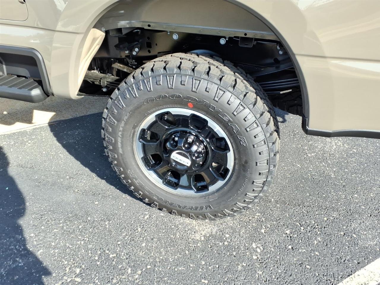 Ford Super Duty F-250 SRW  2027