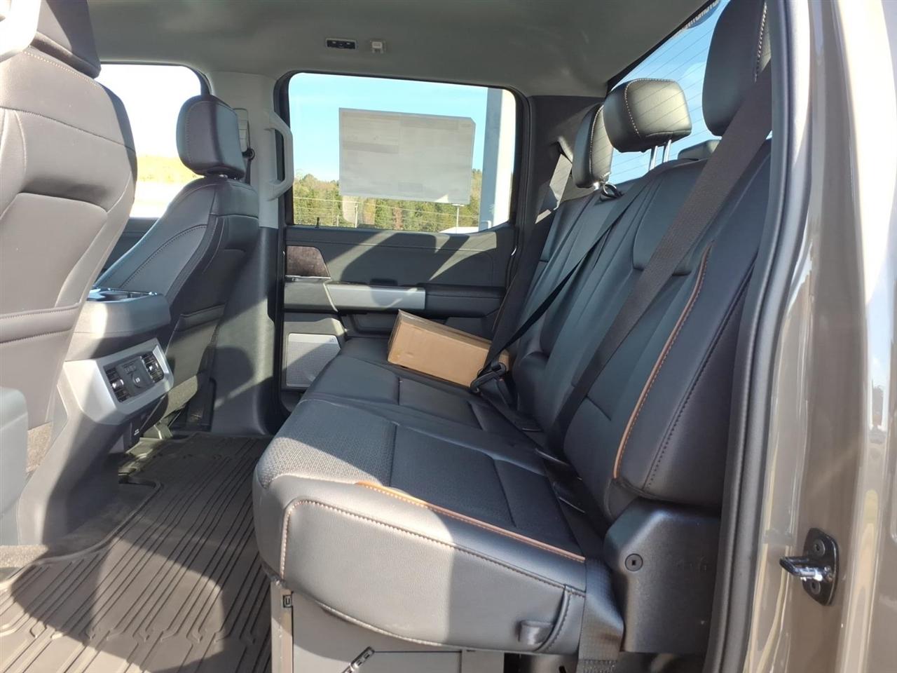 Ford Super Duty F-250 SRW  2027