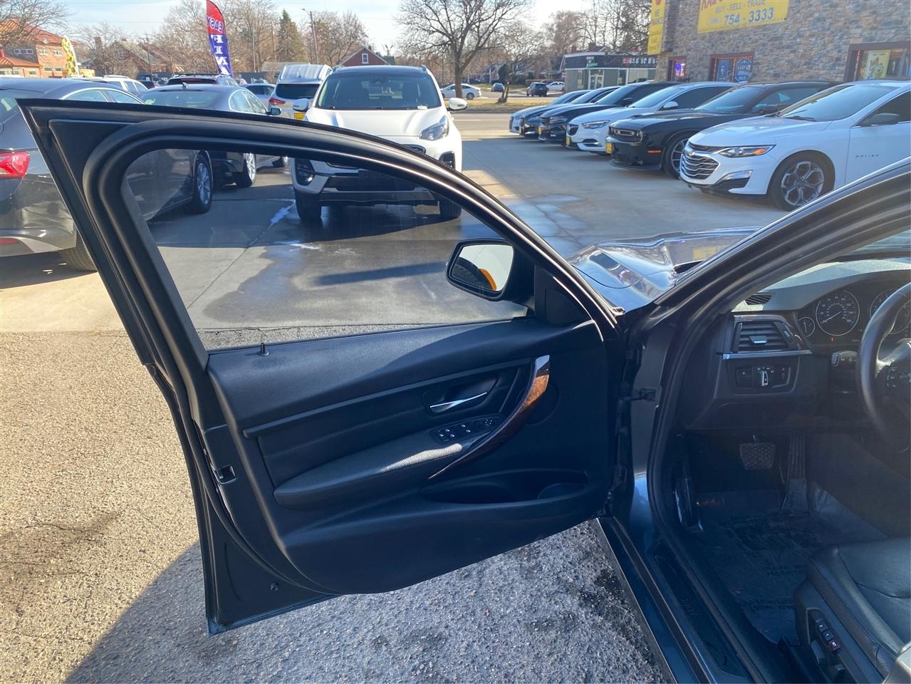 BMW 3-Series 328i Sedan 2015