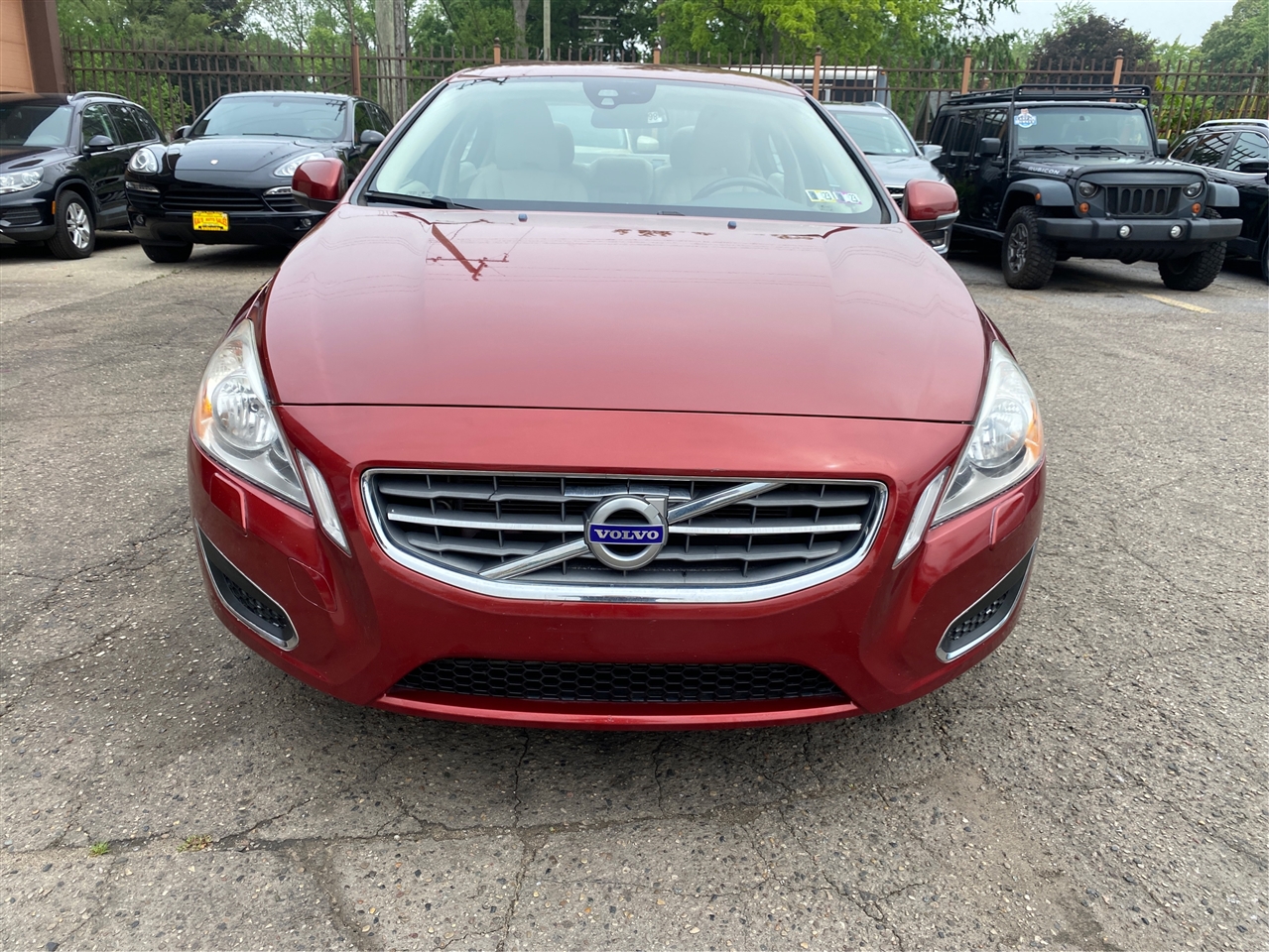 Volvo S60 FWD 4dr Sdn T5 2012