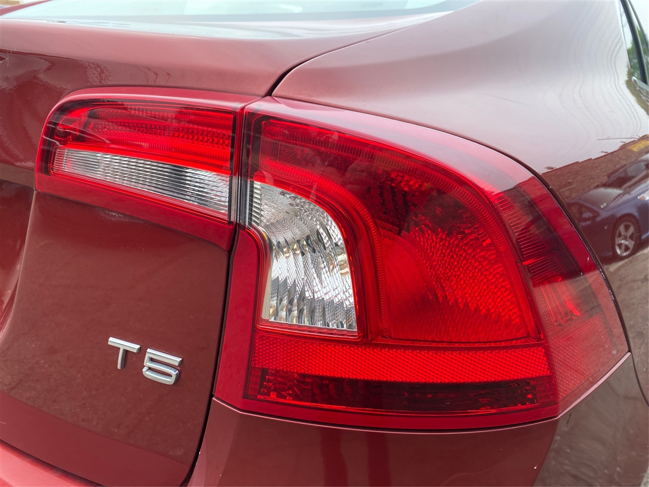 Volvo S60 FWD 4dr Sdn T5 2012