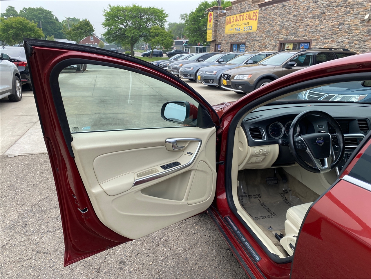 Volvo S60 FWD 4dr Sdn T5 2012