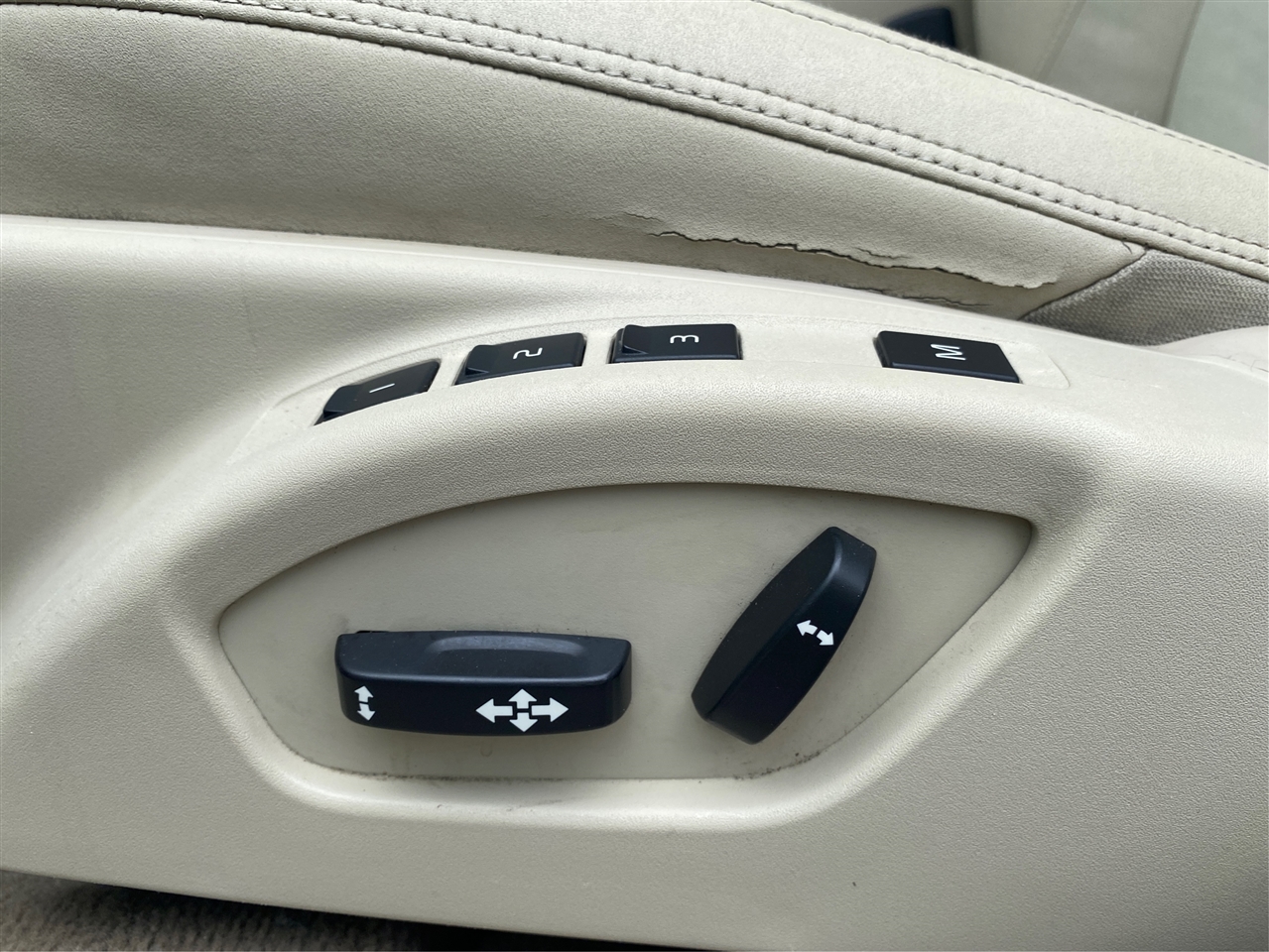 Volvo S60 FWD 4dr Sdn T5 2012