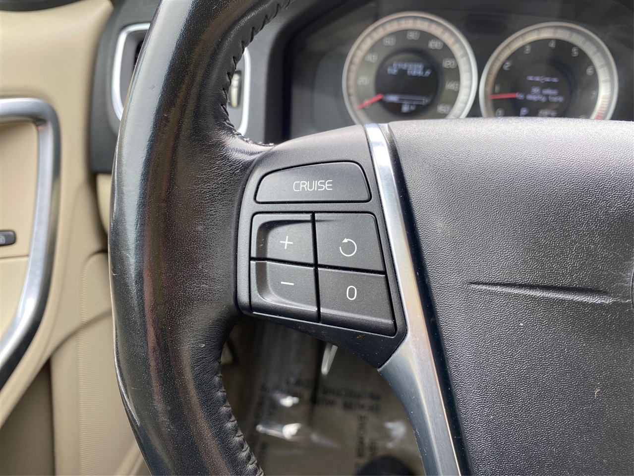 Volvo S60 FWD 4dr Sdn T5 2012