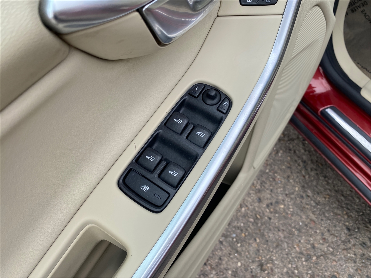 Volvo S60 FWD 4dr Sdn T5 2012